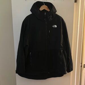 Women’s Denali 3X hooded Great winter coat . Used great condition